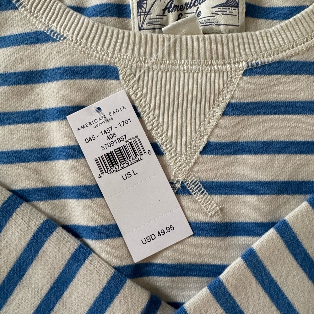 Striped Blue and Cream lounge set - Picture 6 of 6